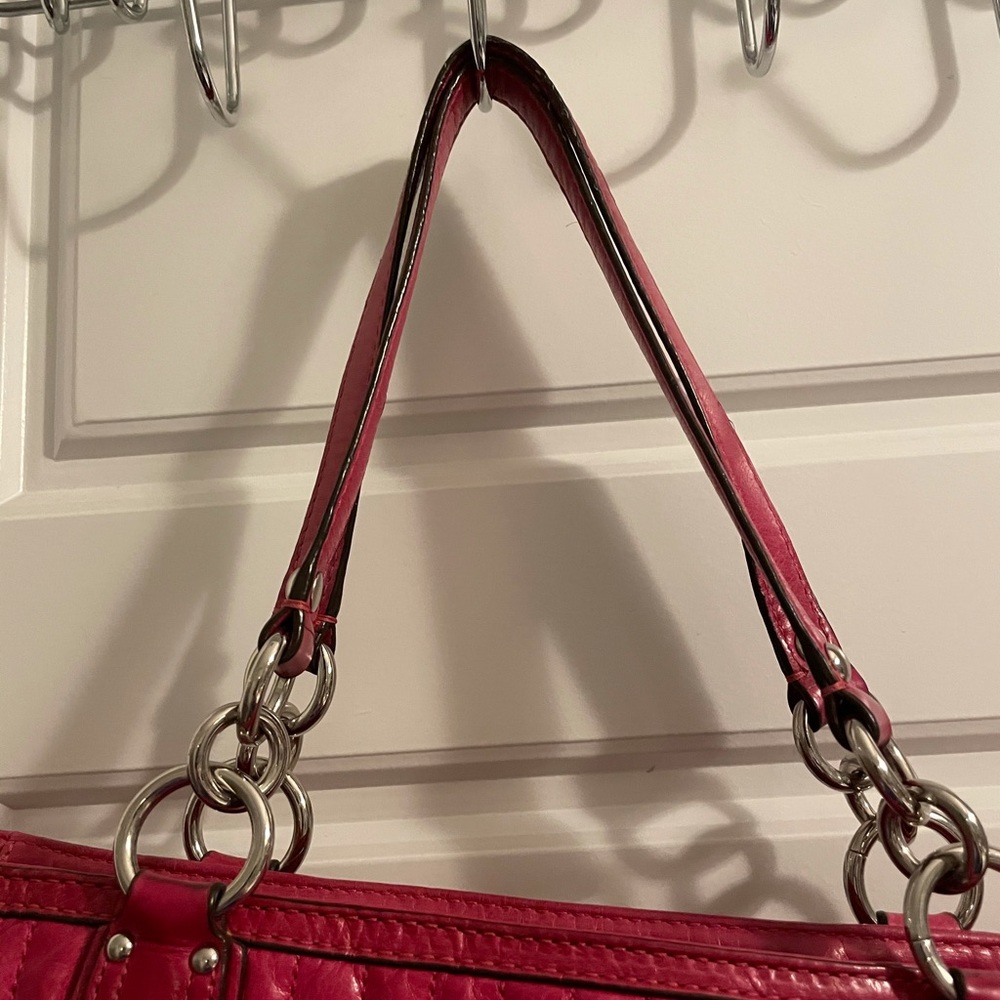 Coach purse in Magenta - Picture 5 of 9